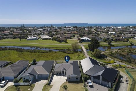 Photo of property in 71 Harding Drive, Papamoa Beach, Papamoa, 3118