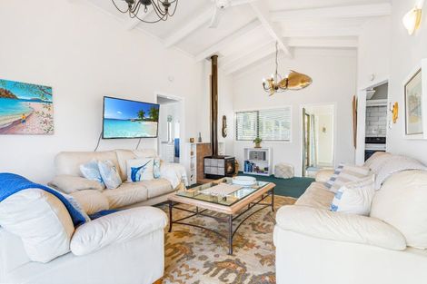 Photo of property in 104 Mayfair Avenue, Whangamata, 3620