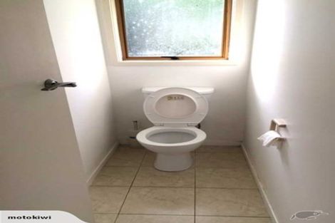 Photo of property in 2/17 Miramar Place, Pakuranga, Auckland, 2010