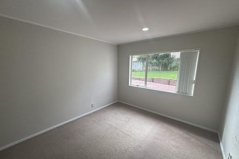 Photo of property in 22 Te Hoe Grove, Pinehill, Auckland, 0632
