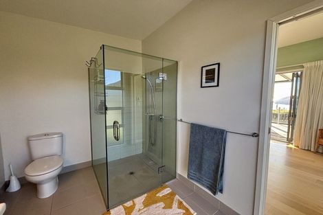 Photo of property in 33 Harbour View Heights, Picton, 7220