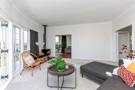 Photo of property in 4b Catherine Crescent, Moturoa, New Plymouth, 4310