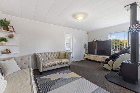 Photo of property in 213 Mahia Road, Wattle Downs, Auckland, 2103