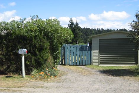 Photo of property in 4 South Crescent, Amberley, 7481