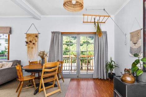 Photo of property in 6 Little Burke Street, Hospital Hill, Napier, 4110