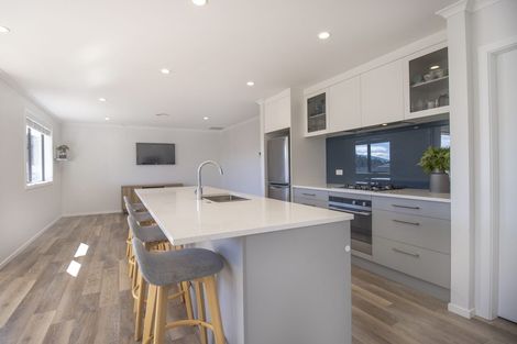 Photo of property in 17 Schooner Drive, Whitby, Porirua, 5024