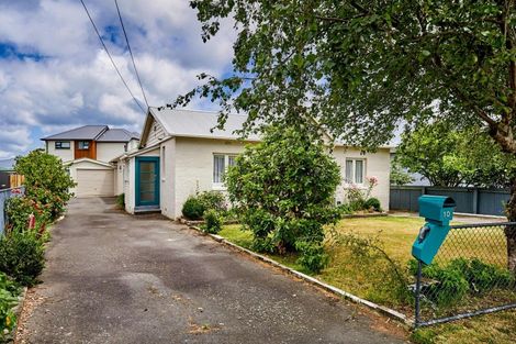 Photo of property in 10 York Street, Moera, Lower Hutt, 5010