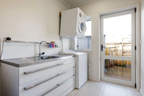 Photo of property in 18b Highgrove Drive, Grandview Heights, Hamilton, 3200