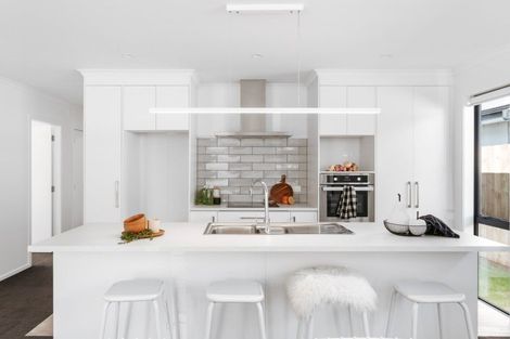 Photo of property in 8 Julie Lane, Papamoa, 3118