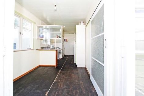 Photo of property in 56 Dale Crescent, Pakuranga, Auckland, 2010