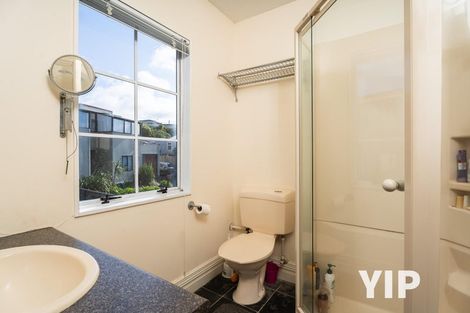 Photo of property in 4a Sunhaven Drive, Newlands, Wellington, 6037