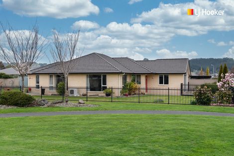 Photo of property in 8 Centre Street, Mosgiel, 9024