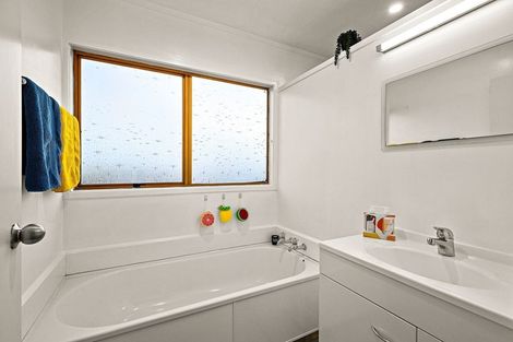 Photo of property in 85 Hobsonville Road, West Harbour, Auckland, 0618