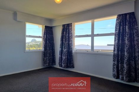 Photo of property in 124 Pioneer Road, Moturoa, New Plymouth, 4310