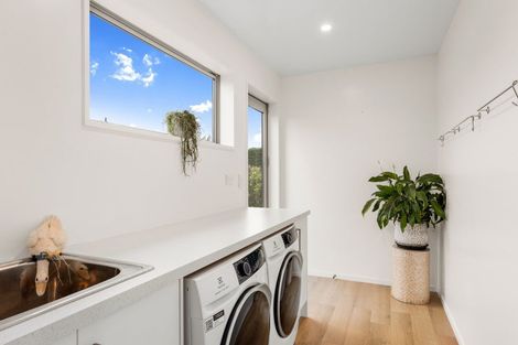 Photo of property in 14 Whitcombe Place, Darfield, 7571