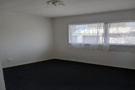 Photo of property in 2/12 Melleray Place, Randwick Park, Auckland, 2105