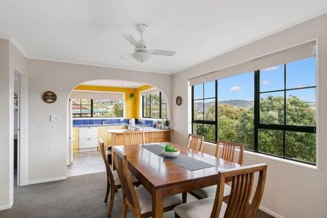 Photo of property in 32 Dominica Crescent, Grenada Village, Wellington, 6037