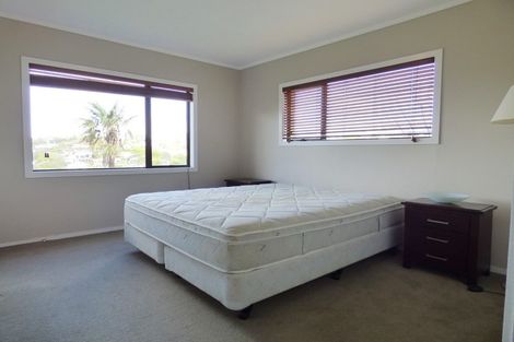 Photo of property in 2a Korotaha Terrace, Rothesay Bay, Auckland, 0630