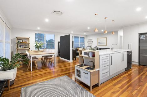 Photo of property in 2 Allen Road, Mount Wellington, Auckland, 1060