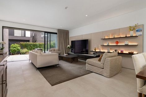 Photo of property in 25 Carlton Mill Road, Merivale, Christchurch, 8014