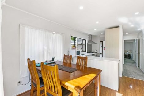 Photo of property in 39a Evelyn Road, Cockle Bay, Auckland, 2014