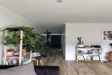 Photo of property in 10/71 Hobsonville Road, Hobsonville, Auckland, 0616