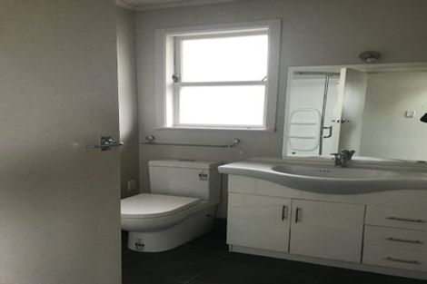 Photo of property in 13 James Street, Glenfield, Auckland, 0629