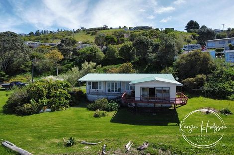 Photo of property in 12 Piccadilly Street, Pahi, Paparoa, 0571