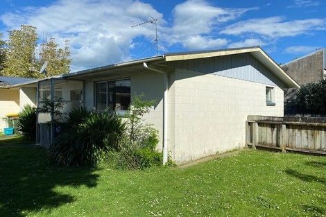 Photo of property in 2/9 June Place, Hamilton East, Hamilton, 3216