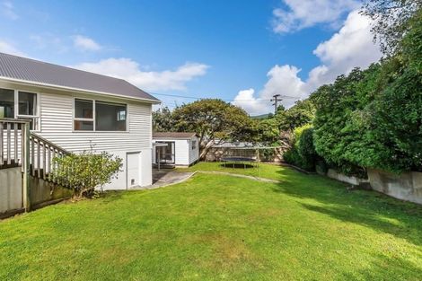 Photo of property in 6 Roy Street, Tawa, Wellington, 5028