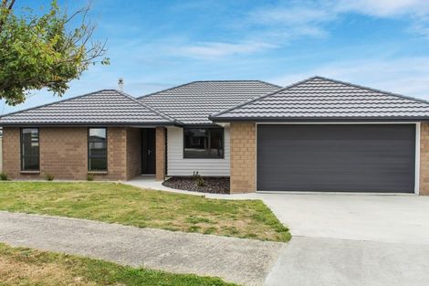 Photo of property in 32 Silicon Way, Fitzherbert, Palmerston North, 4410