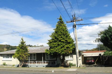 Photo of property in 20 Moeraki Road, Maoribank, Upper Hutt, 5018