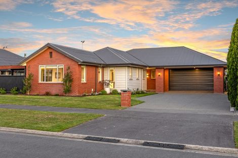 Photo of property in 15 Melville Crescent, Rolleston, 7614