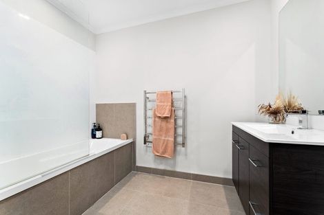 Photo of property in 41 Konoba Avenue, Kumeu, 0810