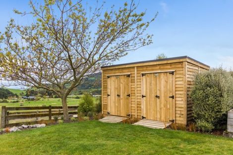 Photo of property in 21 Katelyn Place, Kinloch, Taupo, 3385