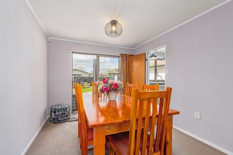 Photo of property in 18 Truscott Grove, Awapuni, Palmerston North, 4412