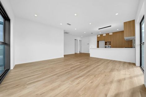 Photo of property in 28 Korowhiti Road, Clarks Beach, 2122