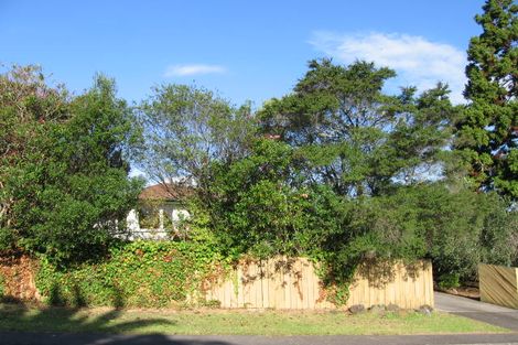 Photo of property in 22 Lantana Road, Green Bay, Auckland, 0604