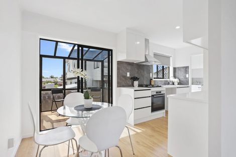 Photo of property in 2/1 Wattle Street, New Lynn, Auckland, 0600