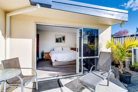 Photo of property in 17 Upham Crescent, Taradale, Napier, 4112