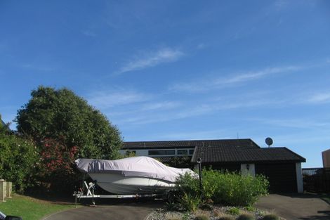 Photo of property in 19 The Crowsnest, Whitby, Porirua, 5024