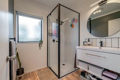 Photo of property in 83 Fraser Drive, Feilding, 4702