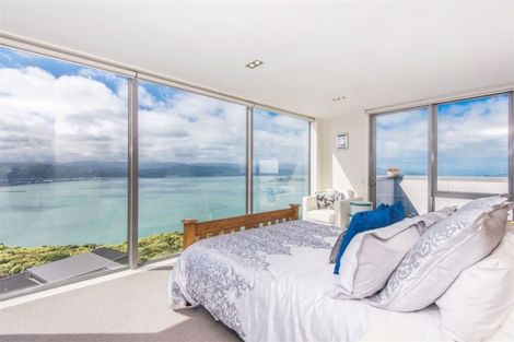 Photo of property in 6 Bendigo Grove, Newlands, Wellington, 6037