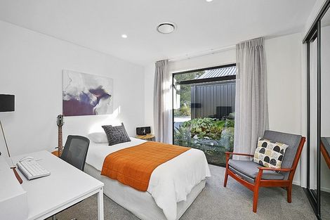 Photo of property in 68 Parrs Road, Hurworth, New Plymouth, 4371