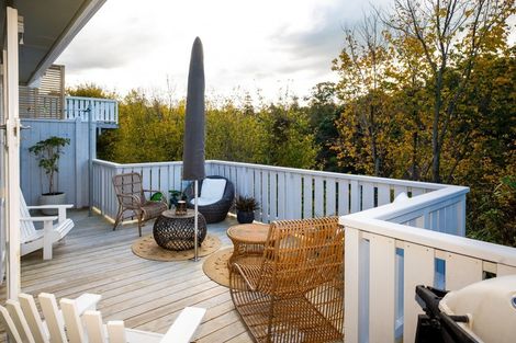 Photo of property in 22 Enfield Road, Hospital Hill, Napier, 4110