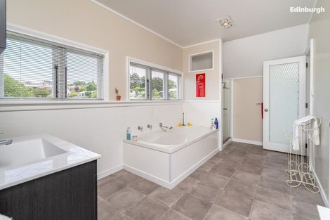 Photo of property in 24 Henry Street, Maori Hill, Dunedin, 9010