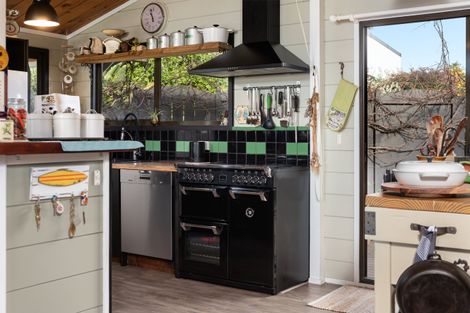 Photo of property in 3 Pamir Place, Welcome Bay, Tauranga, 3112