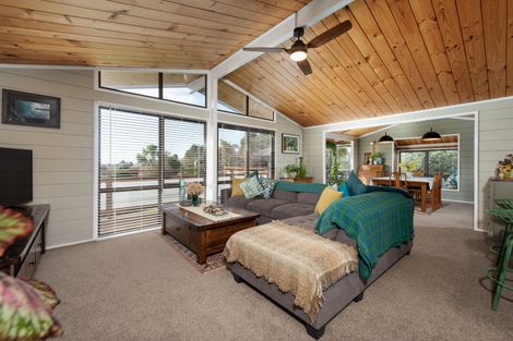 Photo of property in 3 Pamir Place, Welcome Bay, Tauranga, 3112