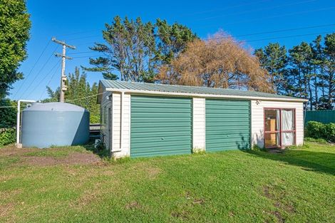 Photo of property in 2640 South Head Road, South Head, Helensville, 0874