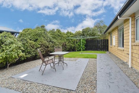Photo of property in 23 Papaumu Green, Parklands, Christchurch, 8083